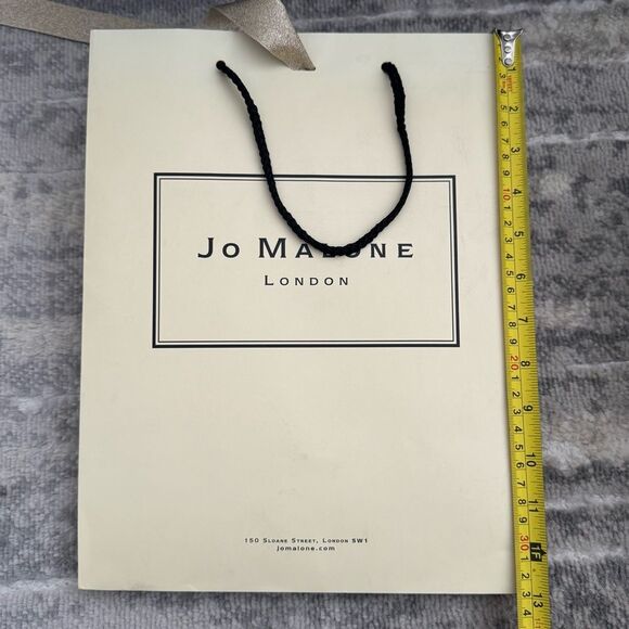 Jo Malone 8”x 8”Gift Box & Perper Bag Set - Picture 6 of 7
